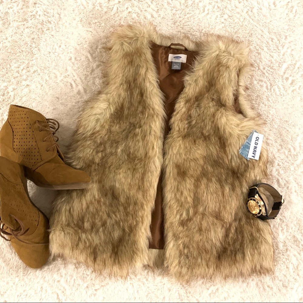 Old navy faux fur vest NWT